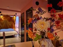 Flossy Bed & Boutique