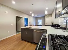 315 Brand New 1 Bedroom 1 Bath 1 Full Kit 1 Liv