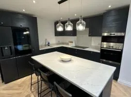 6 bedroom house in Orpington