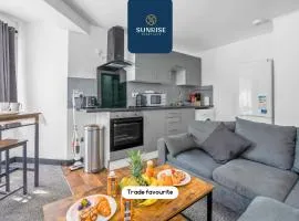 THE CLIPPIE, 3 Rooms, 4 Beds, Recently Renovated, Free WiFi, Free Street Parking, Ground Floor, Fully Equipped, Short and Long Stay Rates, INVOICE and REDUCED PRICE only via SUNRISE SHORT LETS Dundee