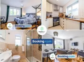 2Bedroom Apt in Egham with Free Parking