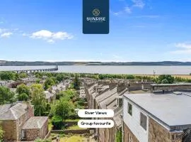 DUPLEX APARTMENT, 5 Bed Rooms, Amazing Views, Fully Equipped, Free Parking, WiFi, FAVOURITE for Groups & Businesses, Food, Bars, Shops, Library, River Views, Long Stays, INVOICE and REDUCED PRICE only via SUNRISE SHORT LETS Dundee