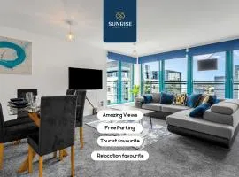 THE PENTHOUSE, Spacious, Stunning Views, Foosball Table, 3 Large Rooms, Central Location, River Front, 1 Min From Tay Bridge, V&A, Train Station, City Centre, Lift Access, Free Parking & WiFi, INVOICE and REDUCED PRICE only via SUNRISE SHORT LETS Dundee