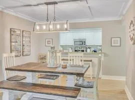Forest Beach Condo Walk To Coligny, Pool, Tennis