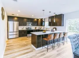 4-Bed 3 5-Bath Getaway Newly Remodeled