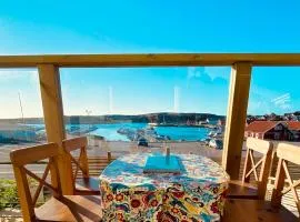 Amazing Home In Väjern With 4 Bedrooms And Wifi