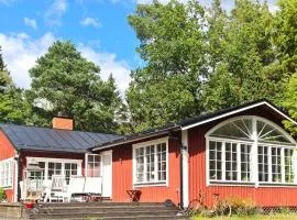 Awesome Home In Skälvik With 2 Bedrooms And Wifi