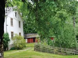 Amazing Home In Mellerud With 4 Bedrooms And Wifi