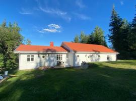 Awesome Home In Vena With 1 Bedrooms And Jacuzzi, cottage in Vena