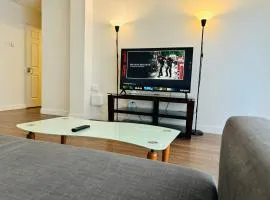 7th Floor 1 Bedroom Condo with Parking