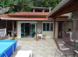 Casa na Praia Araçá