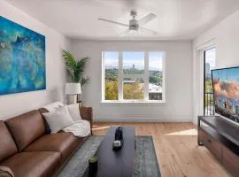 Top VIEWS! Capital building! Rooftop pool gym bowl