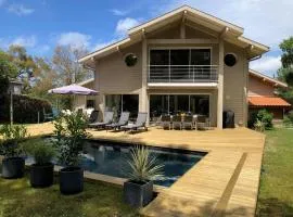 Villa de luxe avec piscine chauffée et salle de sport - FR-1-791-10