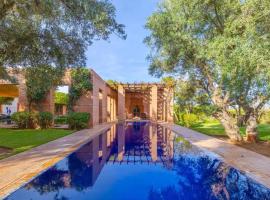 Villa Fairway One Amelkis, hotel v destinaci Sfiani