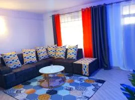Vee's 2br Apartment, NAKA, Lakeviews