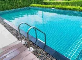 Central Oasis - Entire 3 Bedroom Apartment in Abuja with Pool, Games, WiFi, Balcony, and Garden