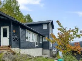 4 Bedroom Nice Home In Deknepollen