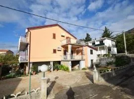 Apartments and Rooms Mirja