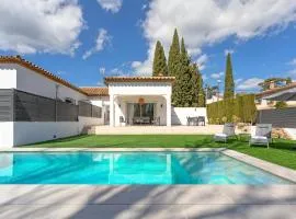 Genteel Home Villa El Brillante