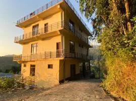Sarjeevan Guest House