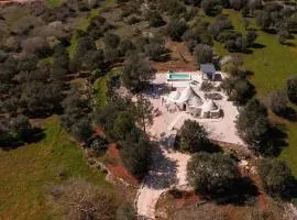 Siede la Terra - Trullo con piscina
