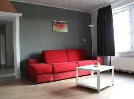Spacious family house in Haut-Fays, 250 m² with garden