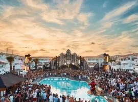 Ushuaïa Ibiza Beach Hotel - Adults Only - Club Entrance Included