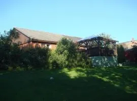 Ferienhaus in Mühlendeich mit Großem Garten