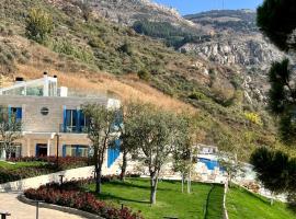 Cherrytales, hotel v destinaci Ḩammānā