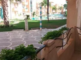 APPART Piscine au bord de la mer à Chott Meriem