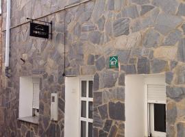 Casa rural Foreset, hotel con parking en Alfara de Carles