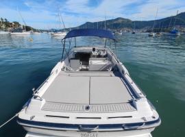 Aluguel de lancha em Angra dos Reis, hotel in Angra dos Reis