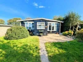 2-Bed Bungalow Retreat, Welcombe
