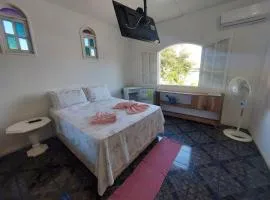 Ótima Suíte próximo a Praia dos Anjos