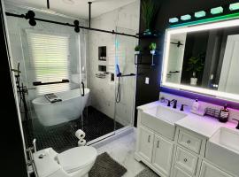 Calm 4BR-3BA 10 min DT Airport by LSP Homes, hotel i Atlanta