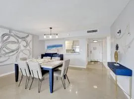 Breathtaking 2 Bedroom Condo w Beach Service 919