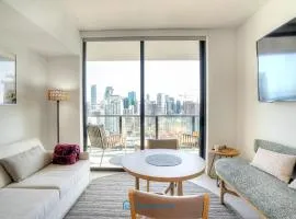 Apartment in New Luxury Condo in Downtown