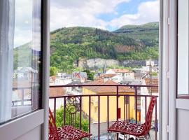 Appartement Stella 95 m2 climatisé parking proche Sanctuaires，位于卢尔德的酒店