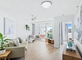 Belle Escapes 710 Elevated CBD getaway with magical views