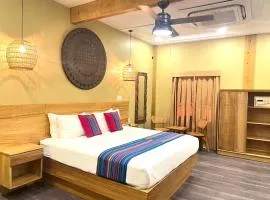 Mr. Tucan Hotel
