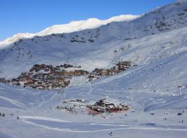 Les Chalets du Thorens, hotel v blízkosti zaujímavosti Cascades Ski Lift (Val Thorens)