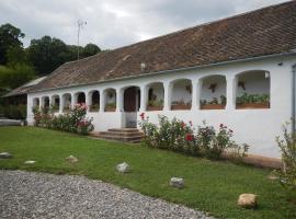 Berki Porta Vendégház, hotel with parking in Dinnyeberki