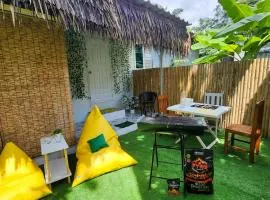 Green Paradise with private and front yard