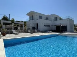Villa Maïa