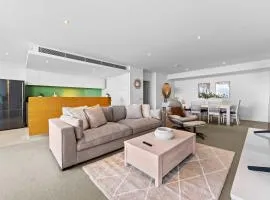 Breathtaking Waterfront Apartment in Mandurah