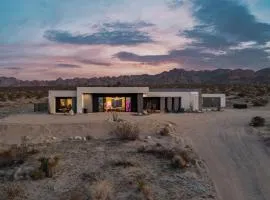 The Maya by Fieldtrip Modern Desert Estate With Resort-Style Pool