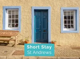 Tollbooth Townhouse Close to Tidal Pool