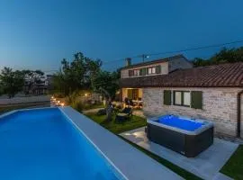 Villa Ana Rita for 6 people - beautiful rustical villa with heated pool & jacuzzi in Central Istria