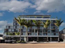 Moxy St. Petersburg Downtown