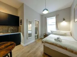 The Willow - Studio 13